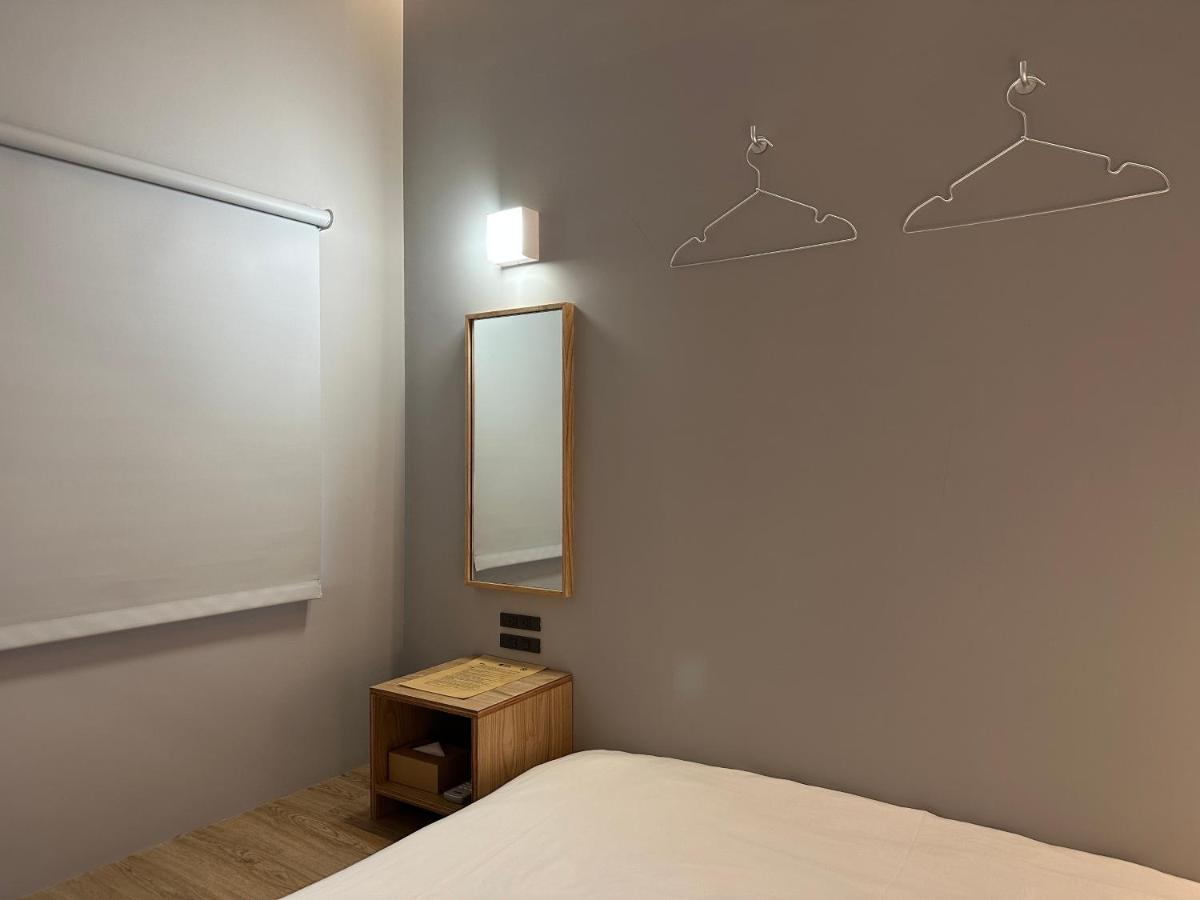 Kw2 Hostel Kaohsiung Extérieur photo